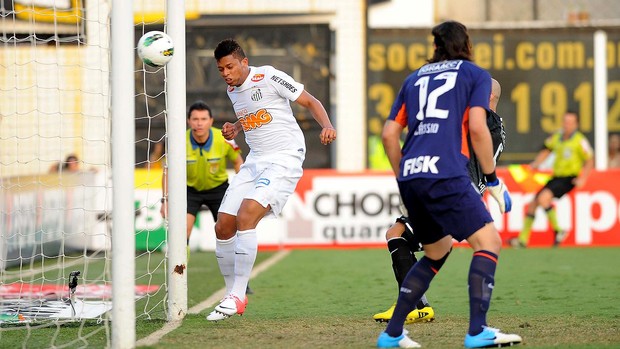 andré santos gol corinthians (Foto: Marcos Ribolli / Globoesporte.com)