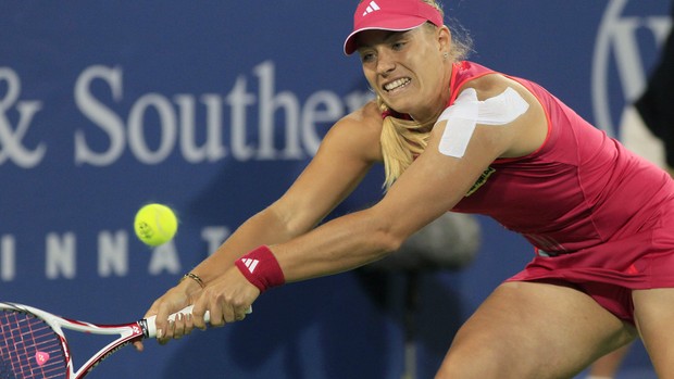 Angelique Kerber contra Petra Kvitova na semifinal em Cincinnati  (Foto: : Agência AP)