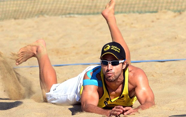 Bruno Schmidt vôlei de praia polônia (Foto: Divulgação / FIVB)