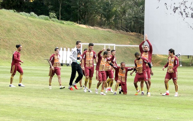 jogadores no treino do Atlético-MG (Foto: Lucas Catta Prêta / Globoesporte.com)