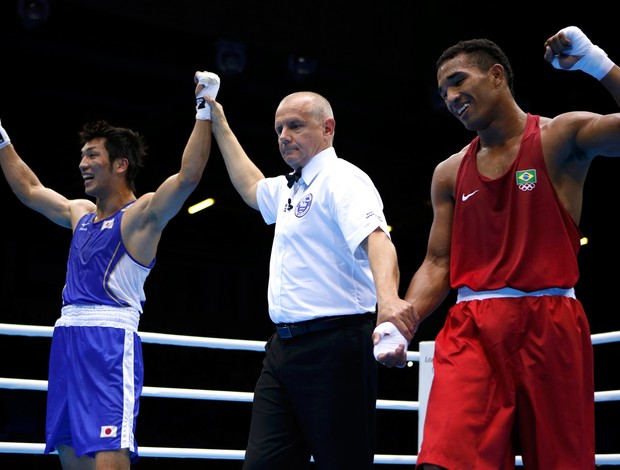 Esquiva Falcão medalha de prata (Foto: Reuters)