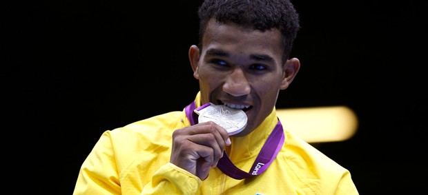 Esquiva Falcão medalha de prata (Foto: Reuters)