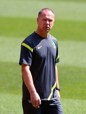 mano menezes brasil treino wembley londres 2012 (Foto: Agência Reuters)