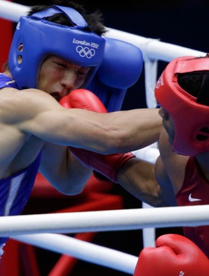 Esquiva Falcão x Ryota Murata boxe (Foto: Reuters)