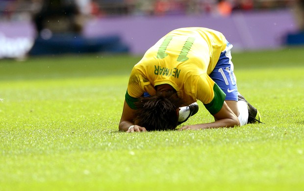 Neymar na final Brasil x México futbeol (Foto: AFP)