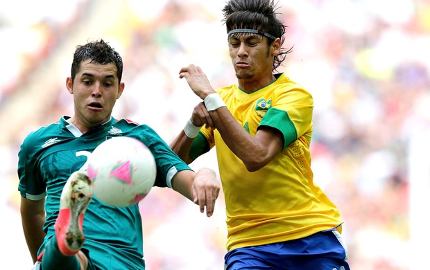 Neymar na final Brasil x México futbeol (Foto: AFP)