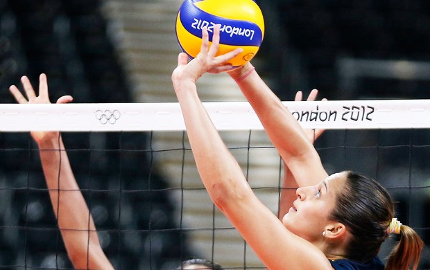 Dani Lins, treinando m Londres (Foto: Agência Reuters)