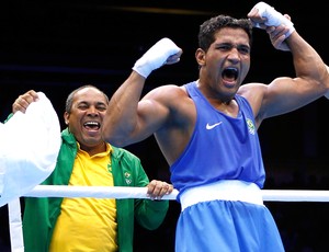 Julio la Cruz Peraza e Yamaguchi Falcao Florentino, Brasil x Cuba, Boxe (Foto: Agência Reuters)