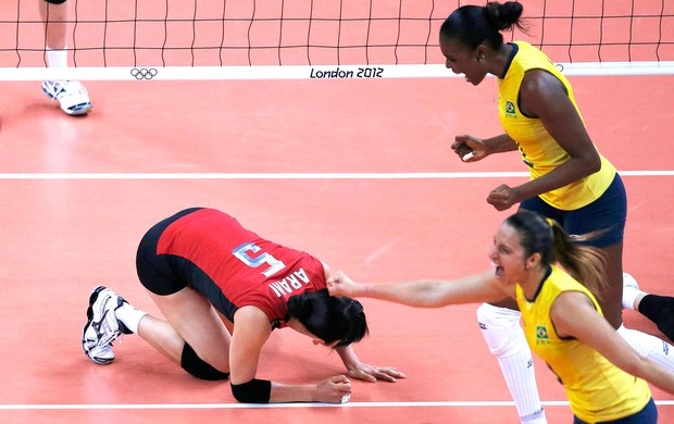 Erika, Vôlei, Brasil e Japão (Foto: Agência Reuters)