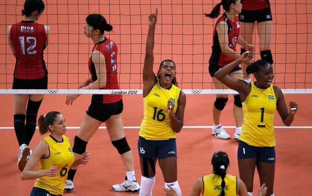 fernanda garay Brasil x japão volei londres 2012 olimpiadas (Foto: Reuters)