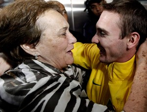 Arthur zanetti medalha de ouro desembarque são paulo (Foto: Agência Reuters)