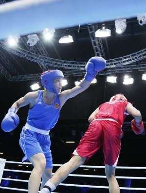 Sofia Ochigava boxe Rússia (Foto: AFP)