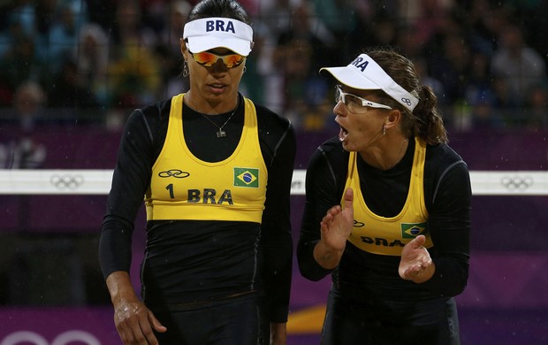 Juliana e Larissa Jogos de Londres (Foto: Suzanne Plunkett/Reuters)