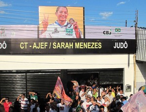 parada no ct sarah menezes, Chegada Sarah Menezes (Foto: Raphael Andriolo / Globoesporte.com)