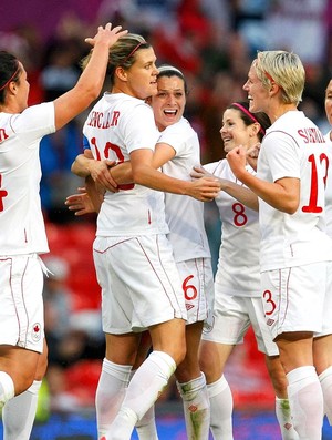 Christine Sinclair, Estados Unidos x Canadá (Foto: Agência Reuters)