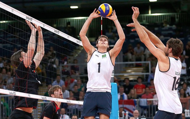 Bruno Rezende, Lucas, Marcus Bohme, Brasil x Alemanha, Vôlei (Foto: Agência Reuters)