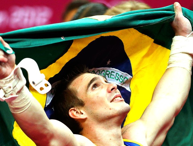 Arthur Zanetti comemora ouro na prova de argola ginástica (Foto: Reuters)