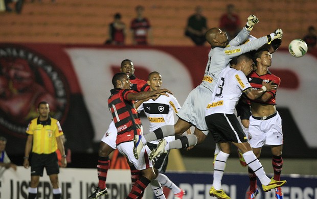 Atlético-GO x Botafogo (Foto: O Popular)