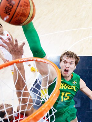 Thiago Splitter, Basquete, China e Brasil (Foto: Agência AP)