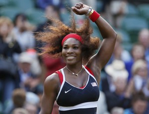 Serena Williams não dá abertura para Azarenka e se garante na disputa pelo ouro (Foto: Reuters)