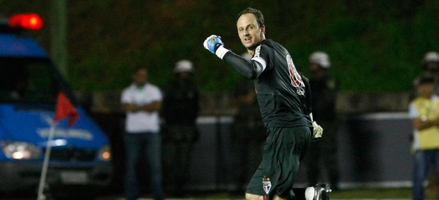 Rogério Ceni gol São Paulo x Bahia (Foto: Rubens Chiri / Ag. Estado)