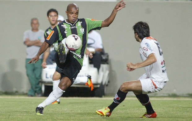 Gabriel e Tiago Real, América-MG x Joinville (Foto: Paulo Fonseca / Agência Estado)