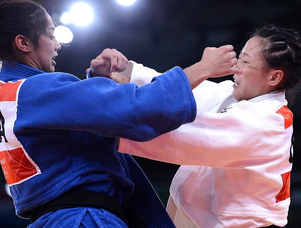 Mariana Silva na luta de judô em Londres (Foto: AFP)