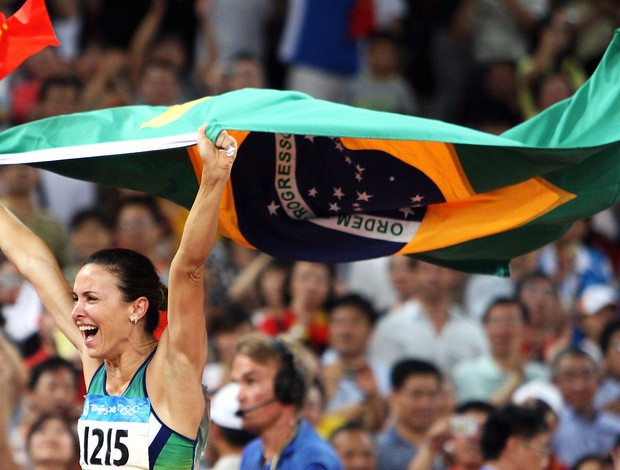 Maurren Maggi medalha Pequim 2008 (Foto: Getty Images)