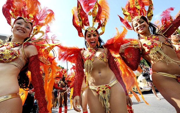 passistas tocha olímpica Londres 2012 (Foto: EFE)