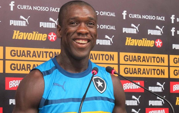 Seedorf coletiva Botafogo (Foto: Thales Soares / globoesporte.com)