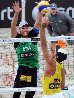 Alison volei de praia Berlim (Foto: Divulgação / FIVB)