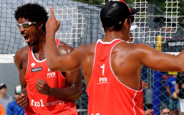 Thiago e Ferramenta vôlei de praia Gstaad (Foto: Divulgação / FIVB)