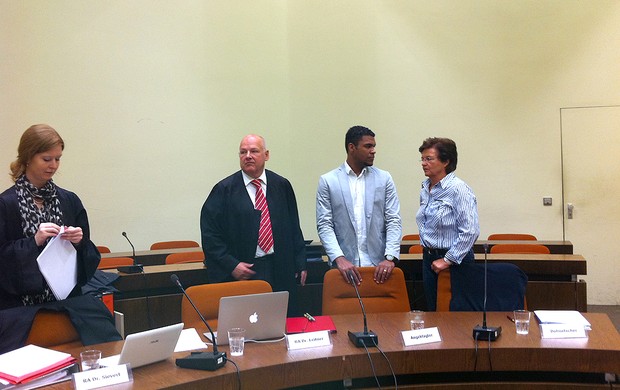 Breno bayern de munique tribunal julgamento (Foto: Clicia Oliveira / Globoesporte.com)