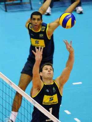 vôlei Liga Mundial Brasil x Finlândia Bruninho (Foto: FIVB)