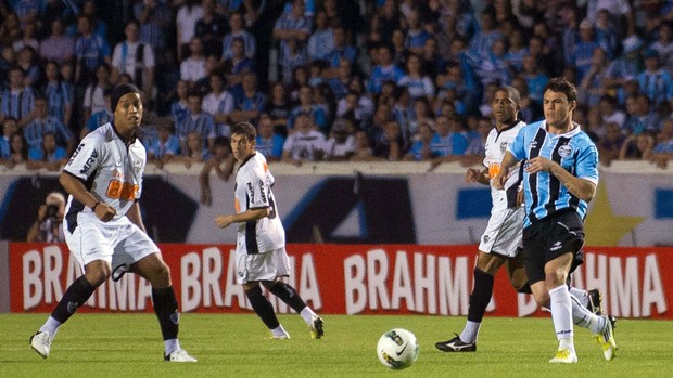 ronaldinho gaucho atlético-mg kleber grÊmio (Foto: Vinícius Costa / Agência Estado)