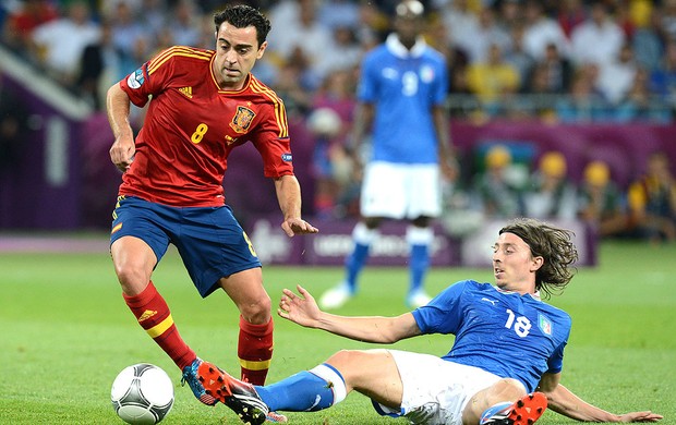 Xavi na final entre Espanha e Itália  (Foto: AFP)