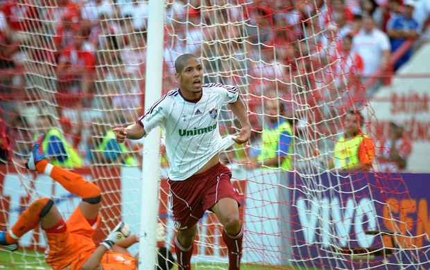 samuel rosa fluminense náutico (Foto: Aldo Carneiro / Pernambuco Press)