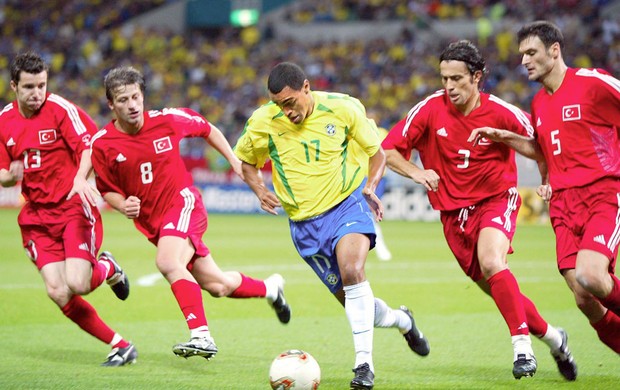 denilson brasil turquia copa do mundo 2002 (Foto: Agência Getty Images)