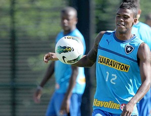 Maicosuel no treino do Botafogo (Foto: Satiro Sodré / Agif)