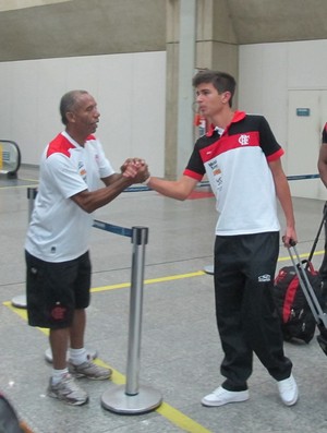 desembarque flamengo (Foto: Thales Soares/GLOBOESPORTE.COM)