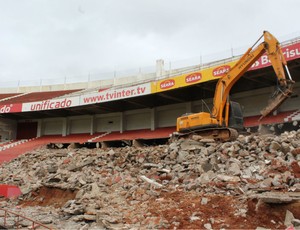 Obras no Beira-Rio (Foto: Diego Guichard/GLOBOESPORTE.COM)