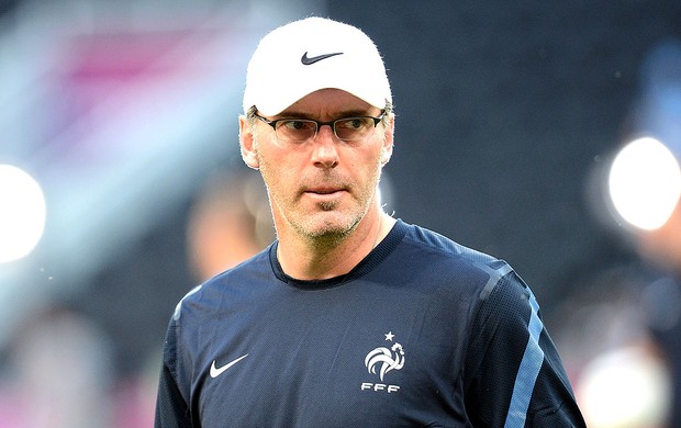 Laurent Blanc no treino da França (Foto: AFP)