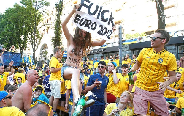 protesto de feministas na Euro na Ucrânia (Foto: Reuters)