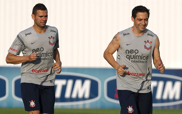 leandro castan chicão corinthians treino (Foto: Daniel Augusto Jr / Agência Estado)