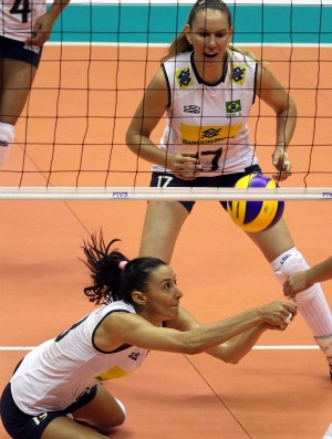 vôlei Brasil x EUA Grand Prix Sheilla e Fabiola (Foto: Gaspar Nóbrega / Vipcomm)