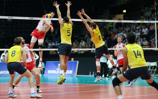 Vôlei Liga Mundial Brasil x Polônia Bruninho e Sidão (Foto: FIVB)