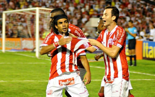 Náutico x Botafogo - Araújo (Foto: Aldo Carneiro/Pernambuco Press)