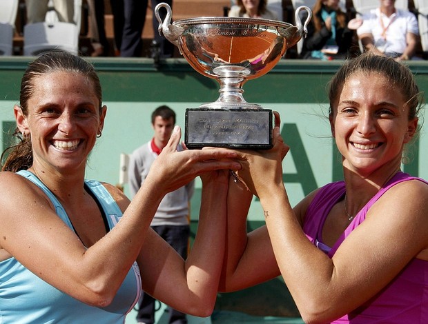 Sara Errani tênis Roberta Vinci Roland Garros duplas final troféu (Foto: Reuters)