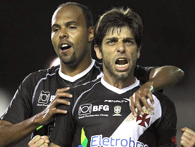 Juninho Pernambucano comemora gol do Vasco contra o Náutico (Foto: Marcelo Sadio / Site Oficial do Vasco da Gama)