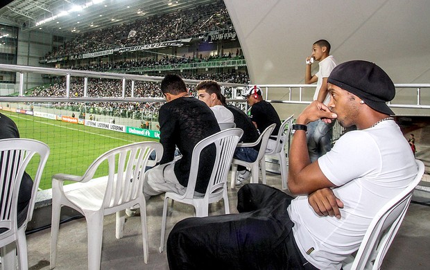 Ronaldinho Gaúcho assiste a partida do Atlético-MG contra o Bahia (Foto: Bruno Cantini / Site Oficial do Atlético-MG)